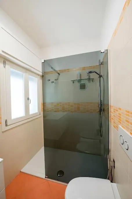 Halaveli Home Llido Degli Estensi Italy