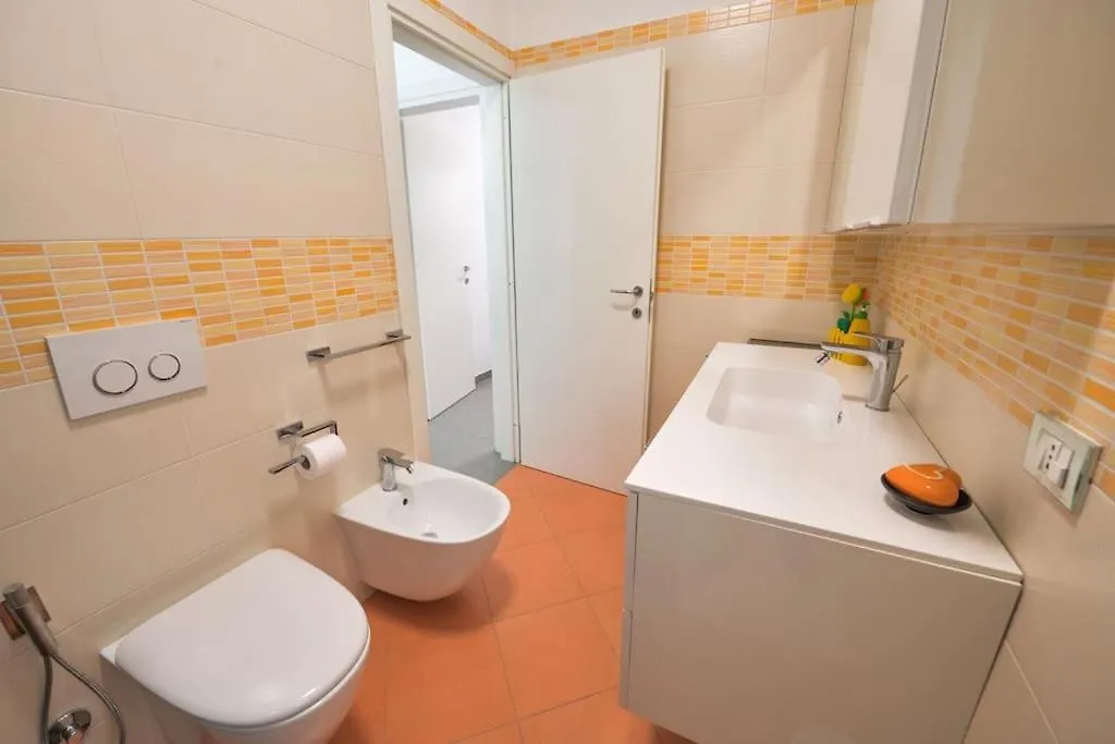 Halaveli Home Llido Degli Estensi 0*,