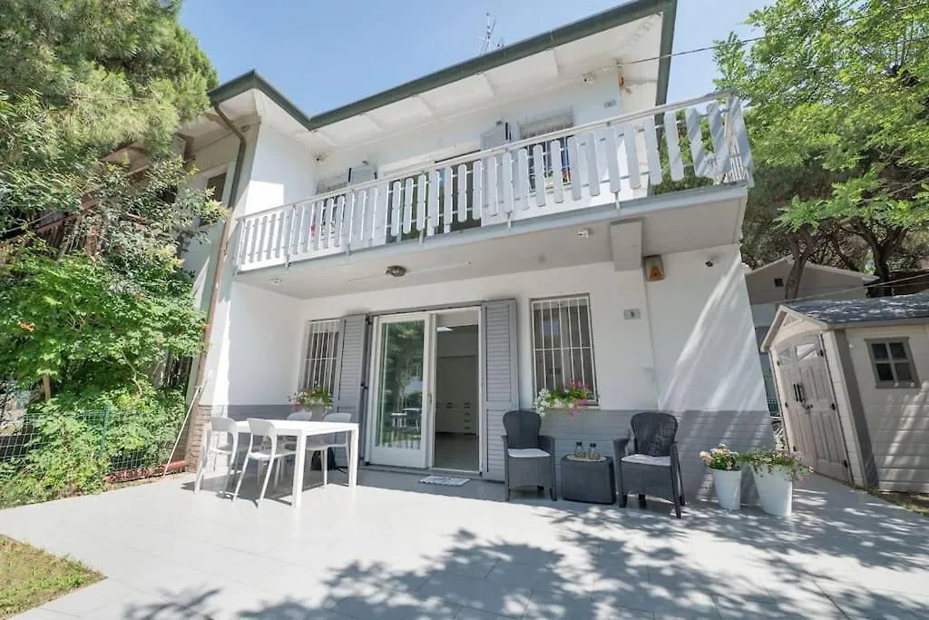 Halaveli Home Llido Degli Estensi