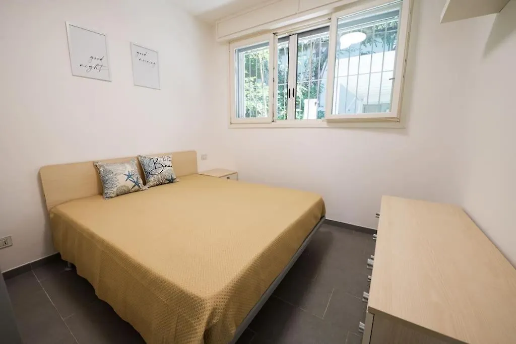 Halaveli Home Llido Degli Estensi 0*,